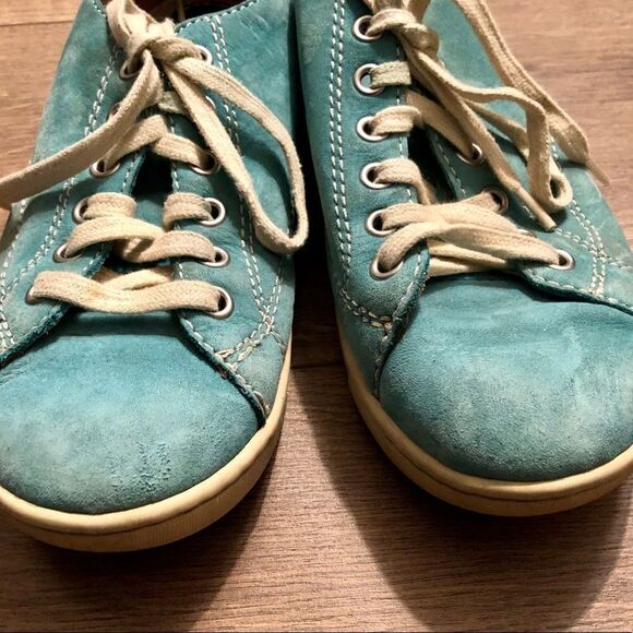 Born blue suede sneakers, Size 6.5 - Picture 5 of 6